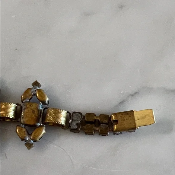 Vintage costume jewelry Elegant Pink and Gold Women's Bracelet from England - Picture 3 of 6